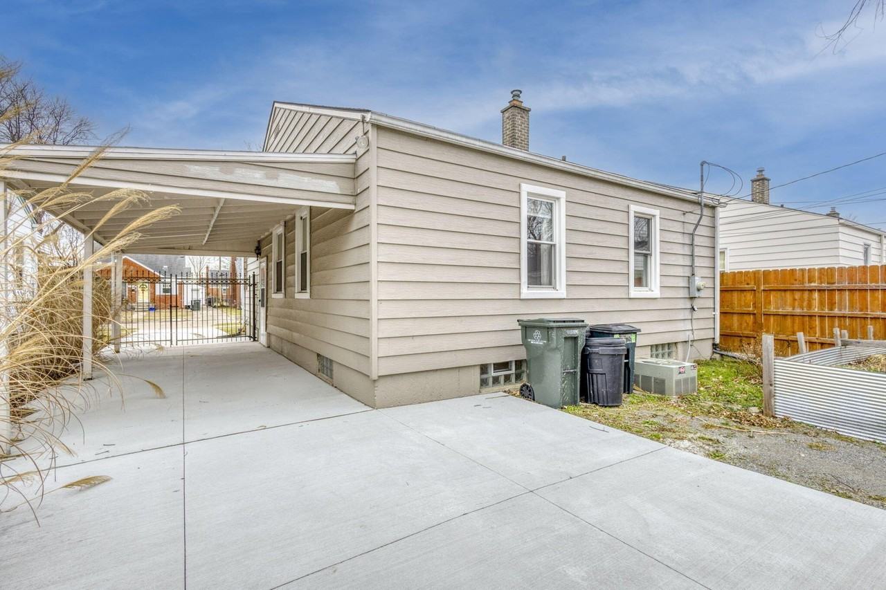 23005 California St - Photo 3 of 18