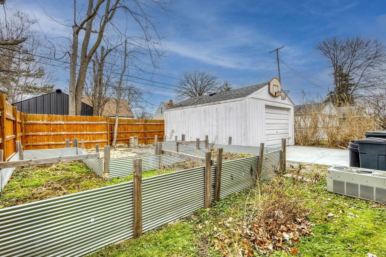 23005 California St - Photo 4 of 18