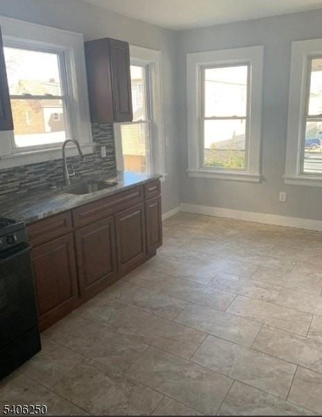 543 Court St - Photo 3 of 7