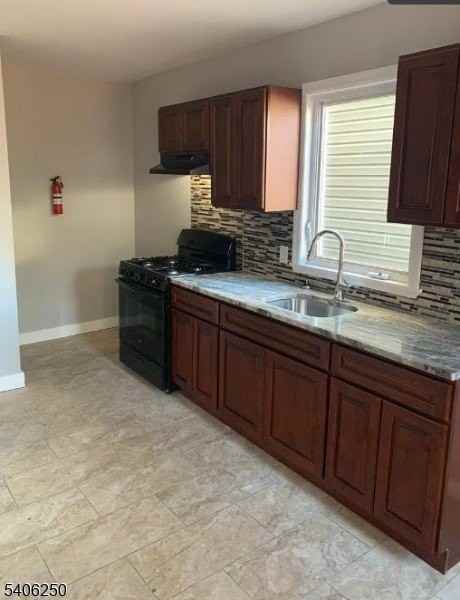 543 Court St - Photo 4 of 7