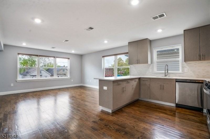 414 S 16th St - Photo 3 of 14