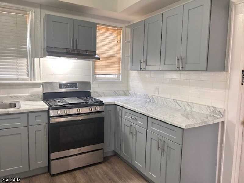 185 Goldsmith Ave - Photo 4 of 18