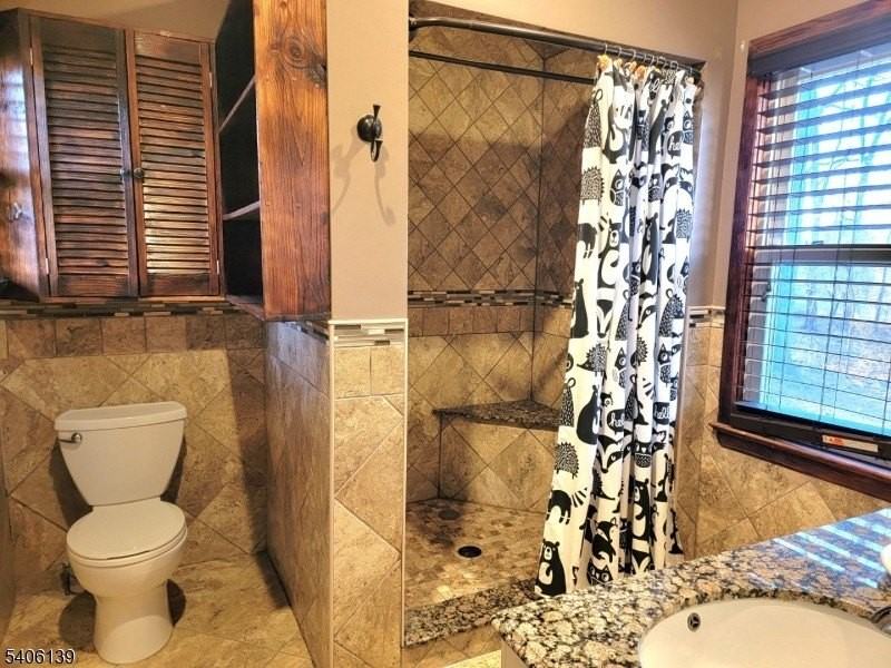 906 Center St - Photo 5 of 11