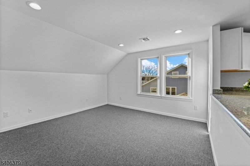 43 Hillcrest Ave - Photo 4 of 19