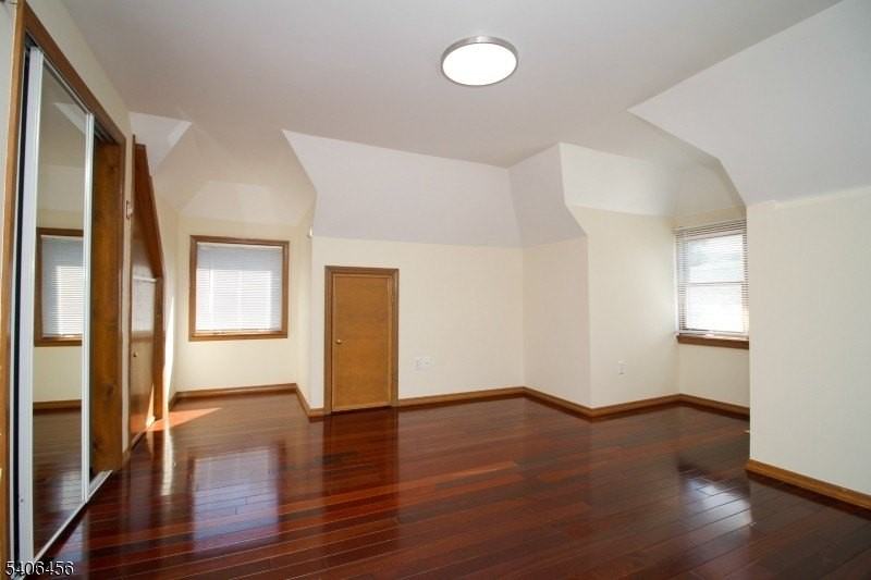 172 S Morris St - Photo 4 of 8