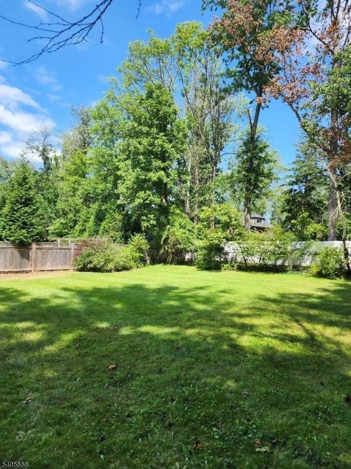 23 Old Farm Rd - Photo 3 of 28