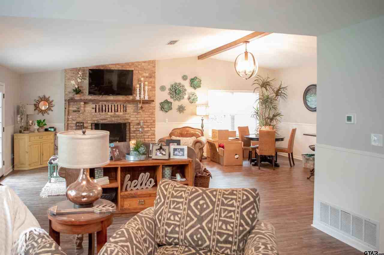 406 Hideaway Ln E - Photo 6 of 48