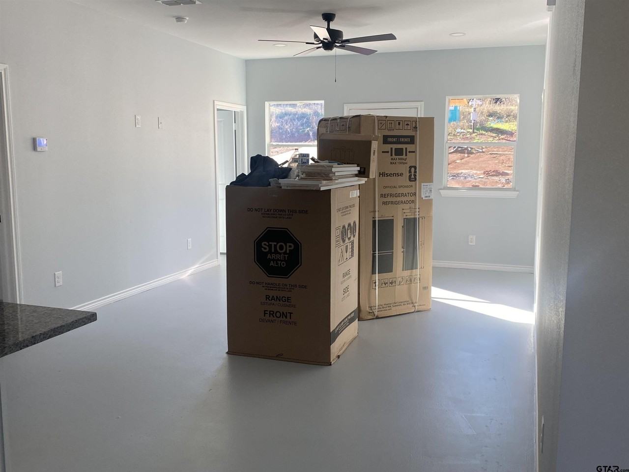 19213 Hillside Dr - Photo 2 of 11