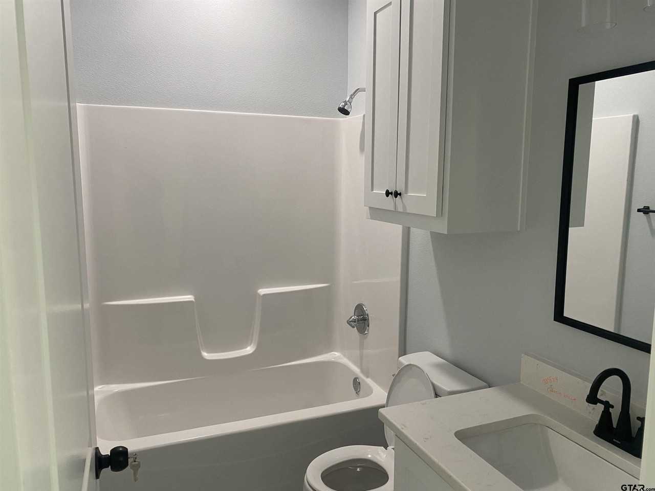 19213 Hillside Dr - Photo 7 of 11