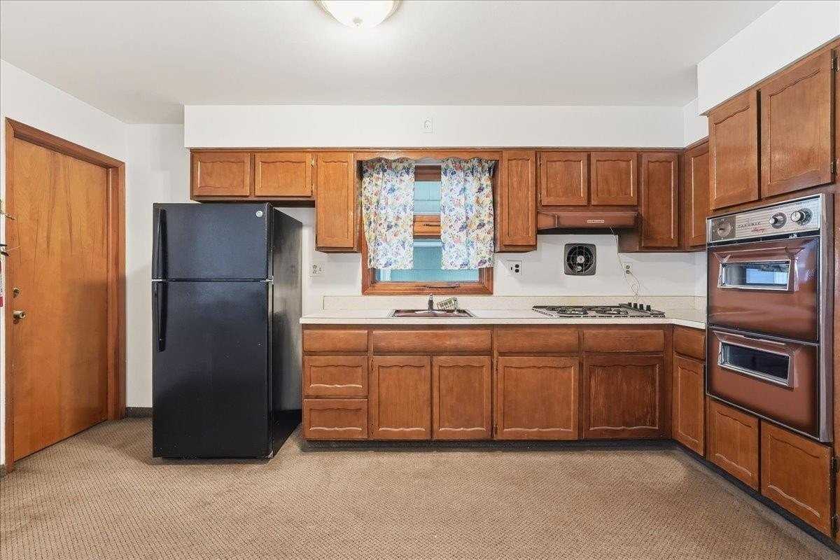 15 Bleecker St #1 - Photo 2 of 24