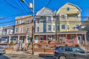 featured image of 125 W 19th St #R3