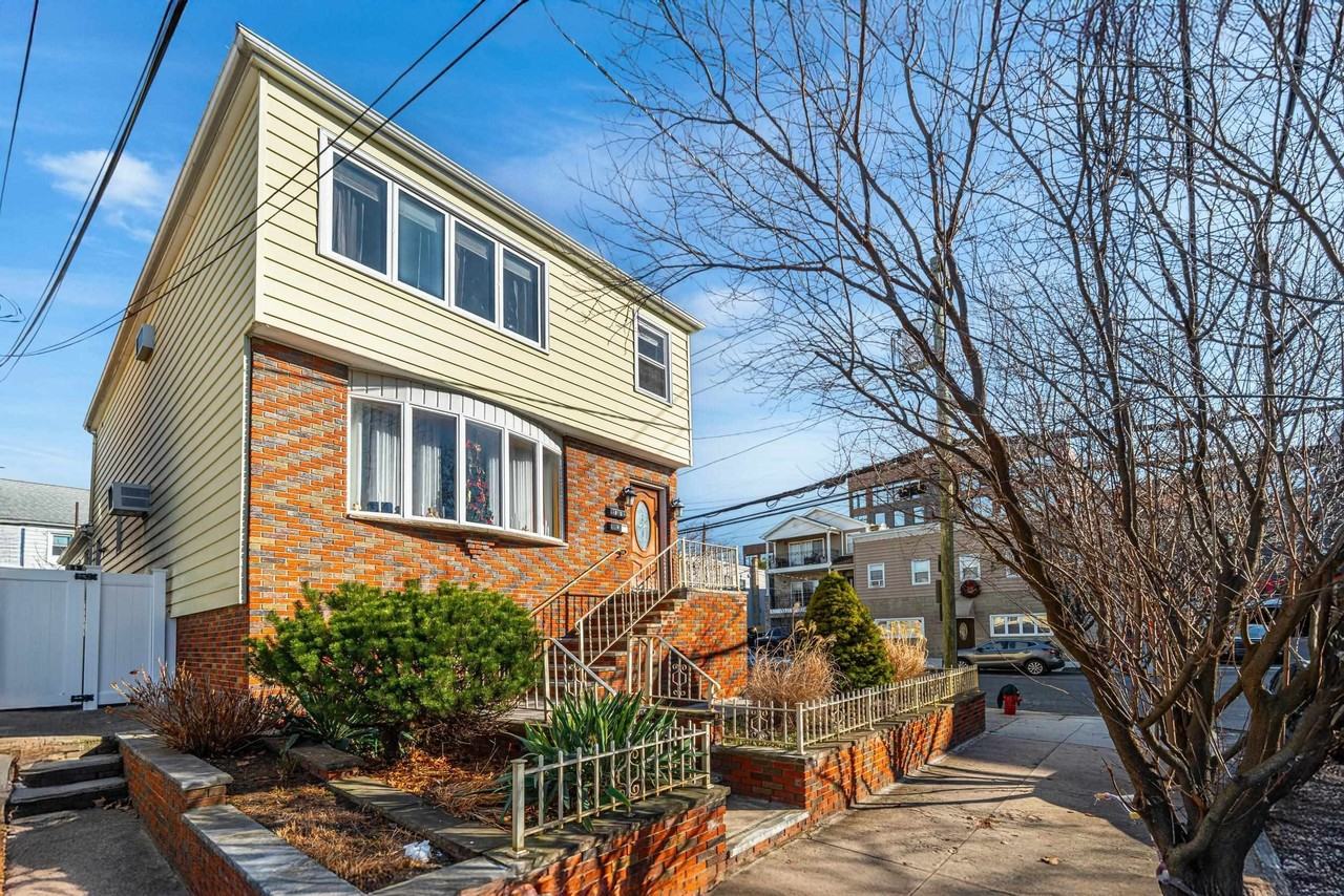 27 Mechanic St #3 - Photo 2 of 19