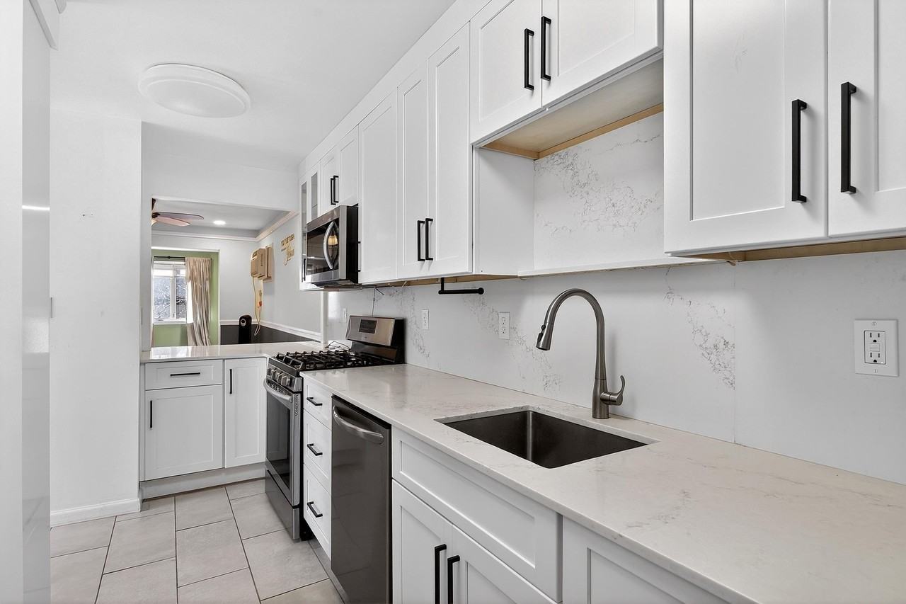 27 Mechanic St #3 - Photo 3 of 19