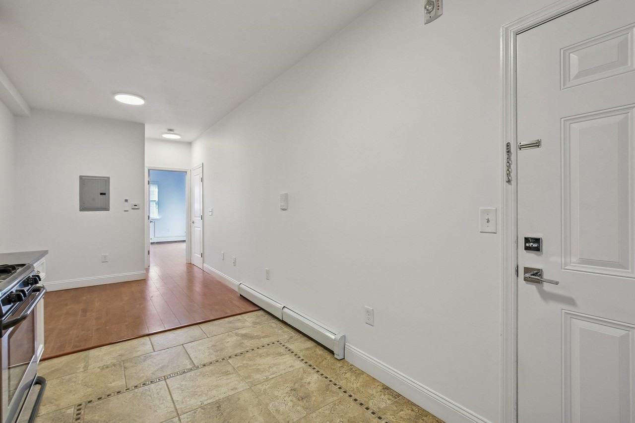 76 Hutton St #5 - Photo 2 of 32