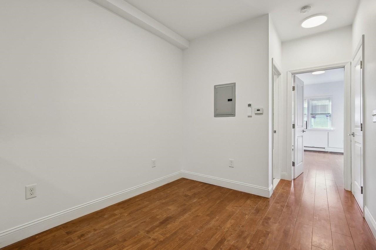 76 Hutton St #5 - Photo 3 of 32