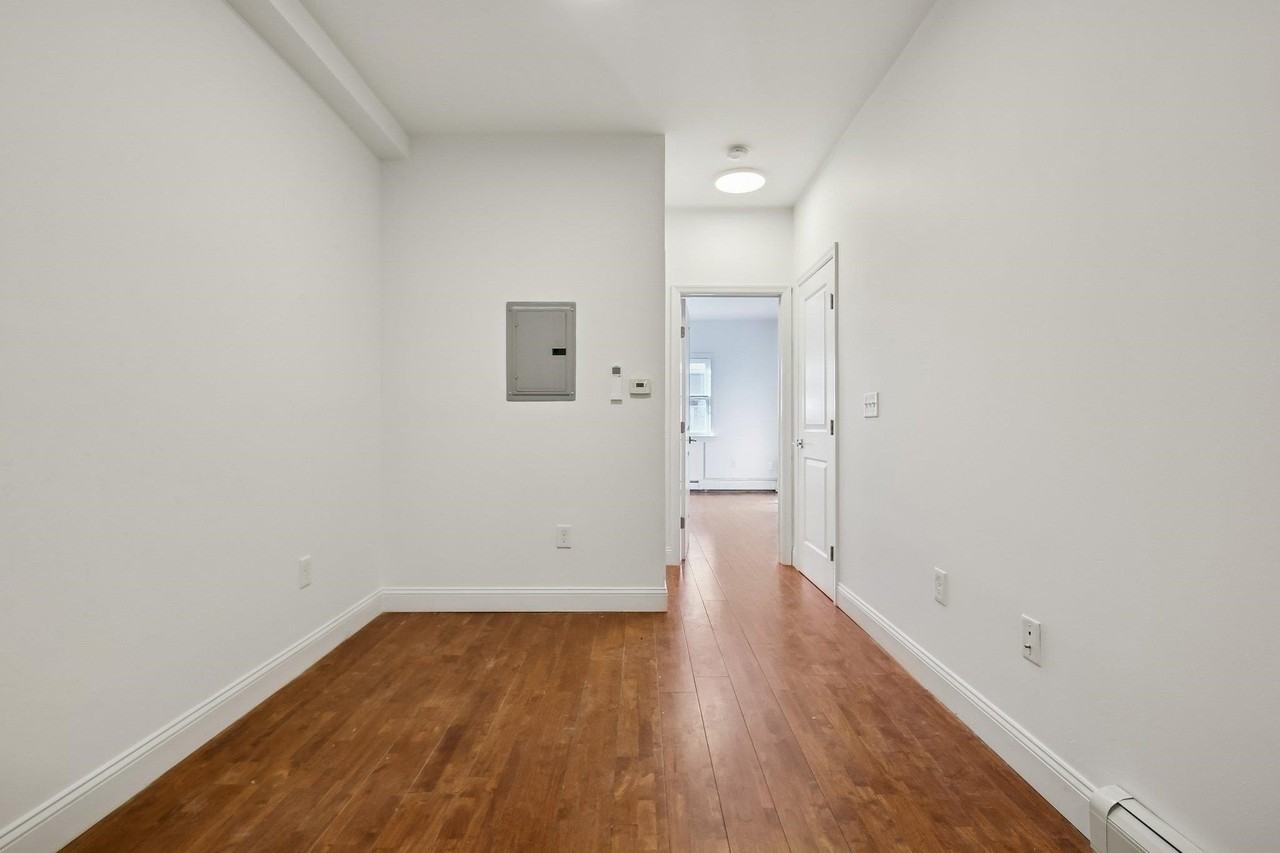 76 Hutton St #5 - Photo 4 of 32