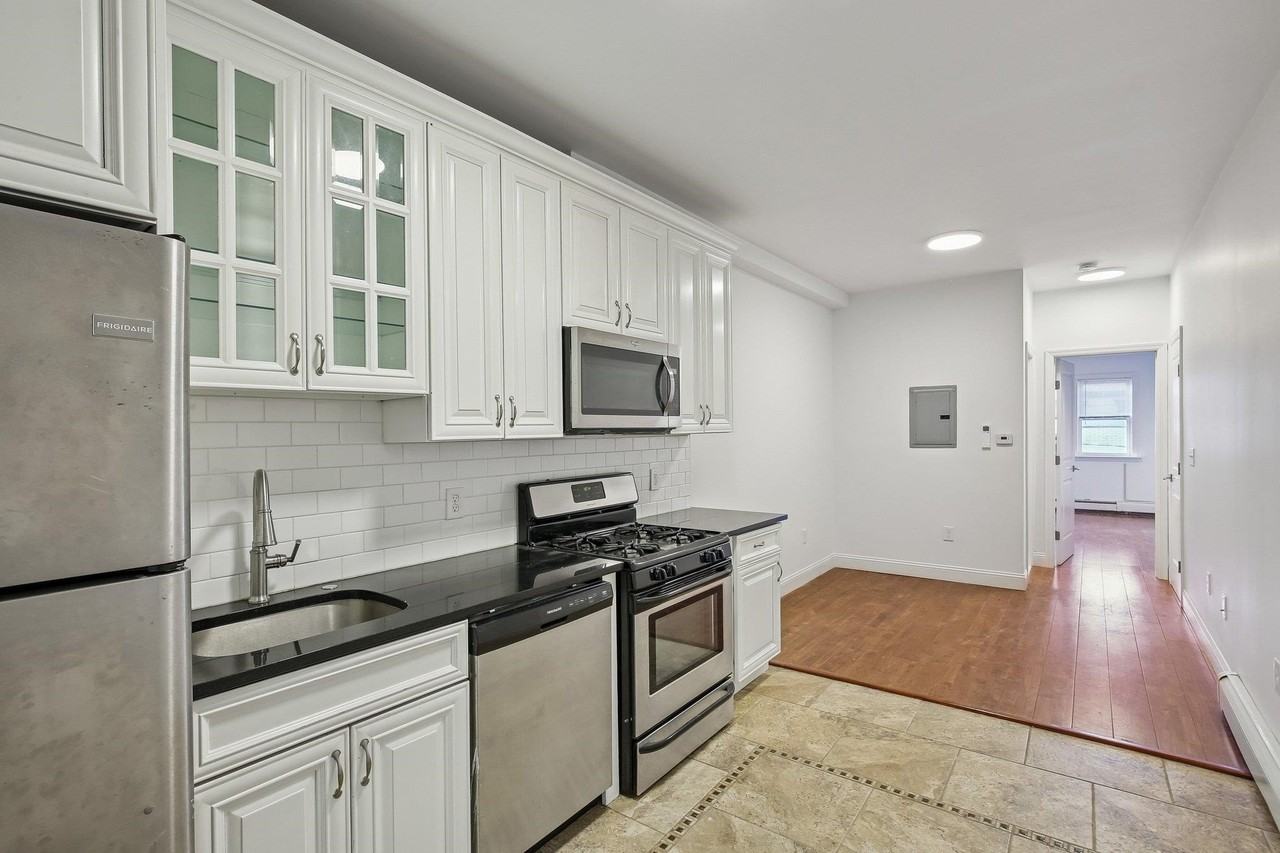 76 Hutton St #5 - Photo 7 of 32