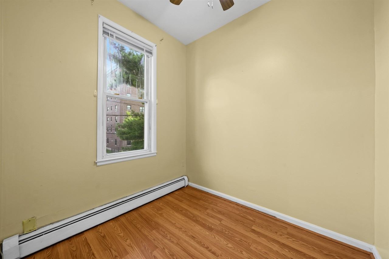 143 W 3rd St #2 - Photo 5 of 13