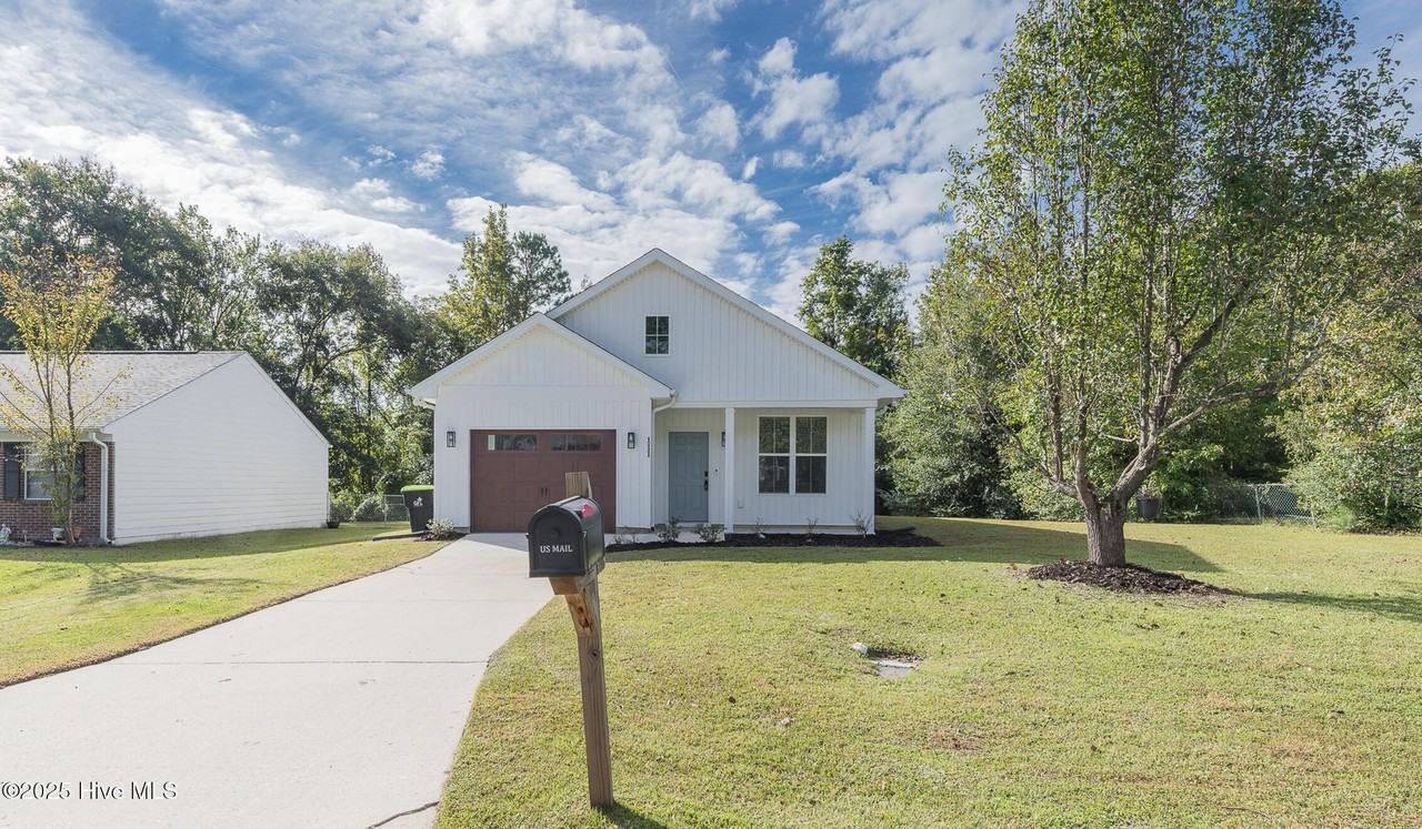 111 Hampton Ct - Photo 4 of 31