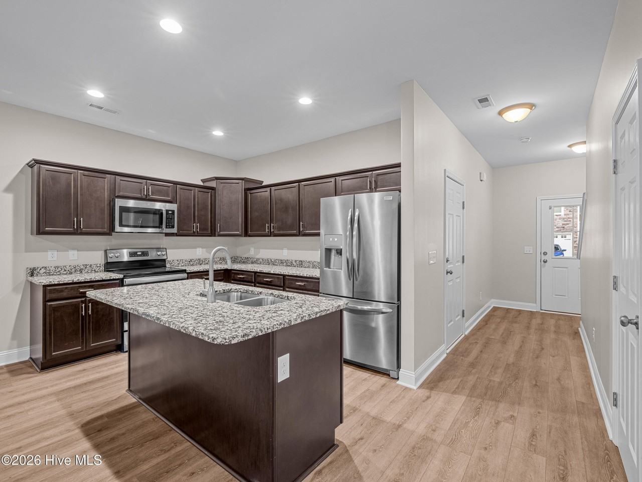 507 Stone Crab Ln - Photo 5 of 17