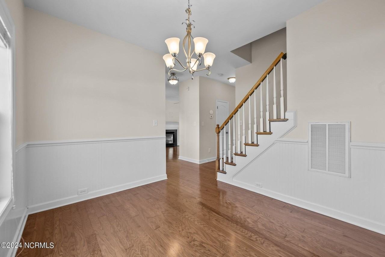 800 Savannah Dr - Photo 4 of 39