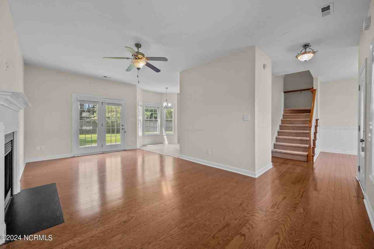 800 Savannah Dr - Photo 7 of 39