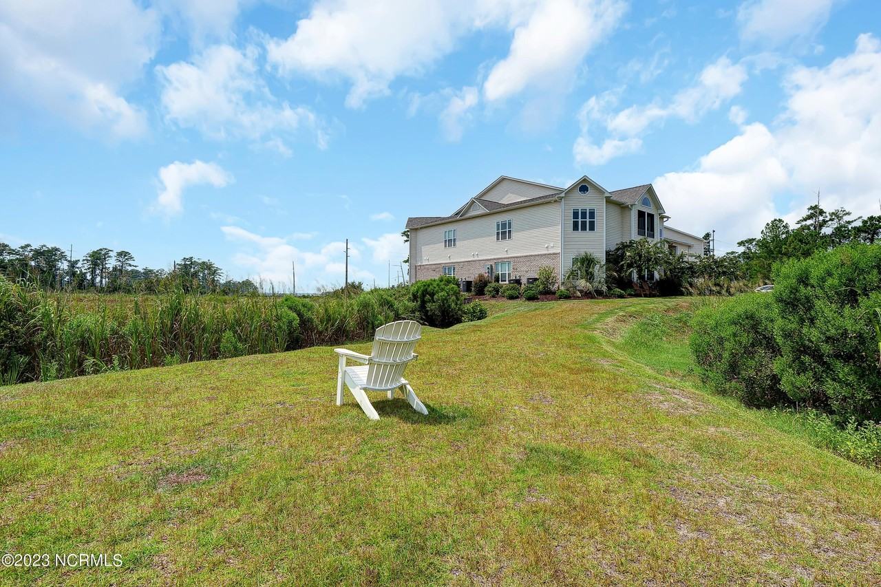 4203 River Rd Apt 201 #201 - Photo 2 of 29