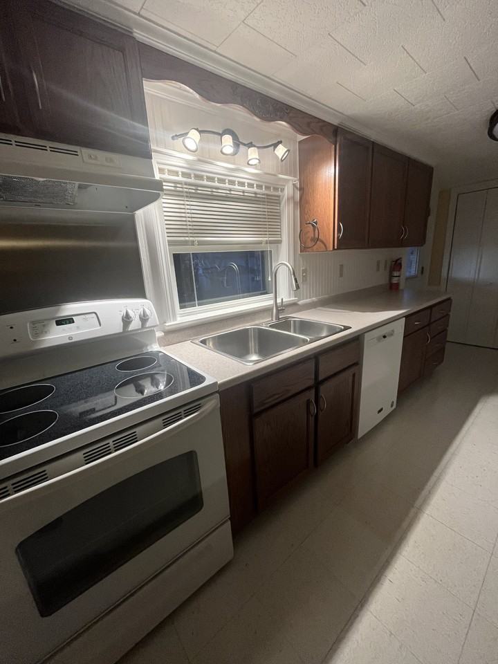 27 Maple St #2 - Photo 2 of 15