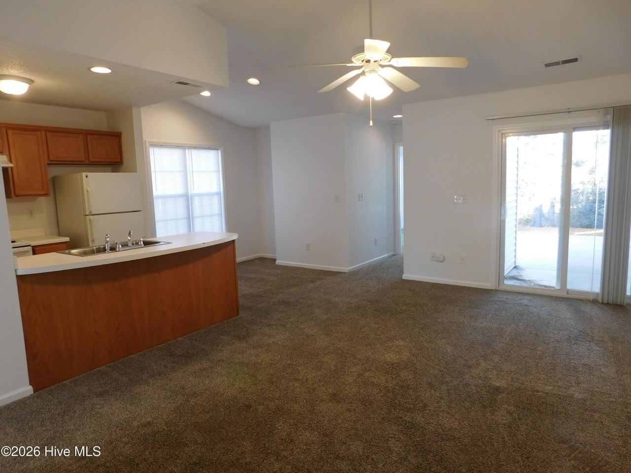 4026 Elizabeth Ave - Photo 3 of 19