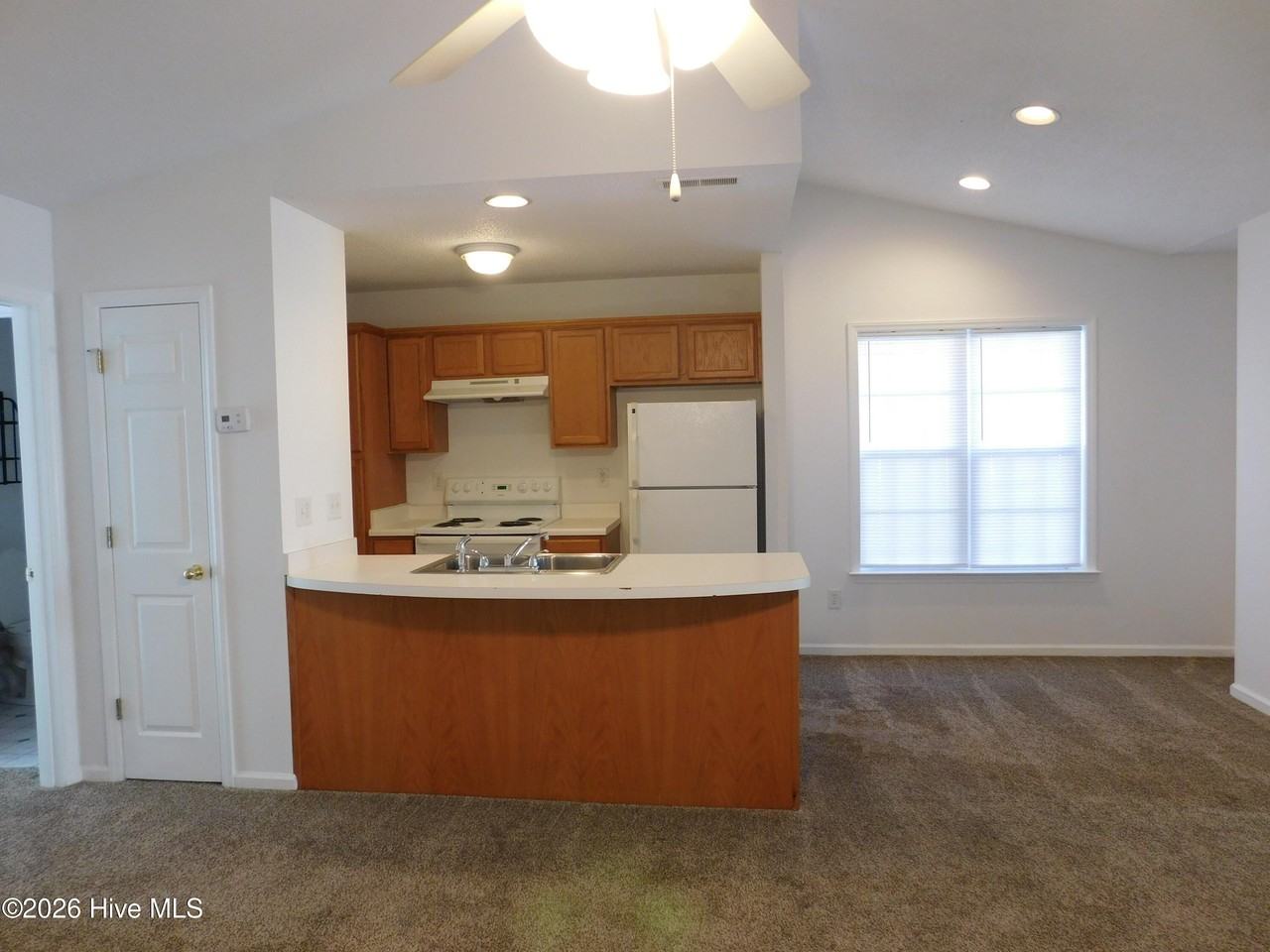 4026 Elizabeth Ave - Photo 4 of 19