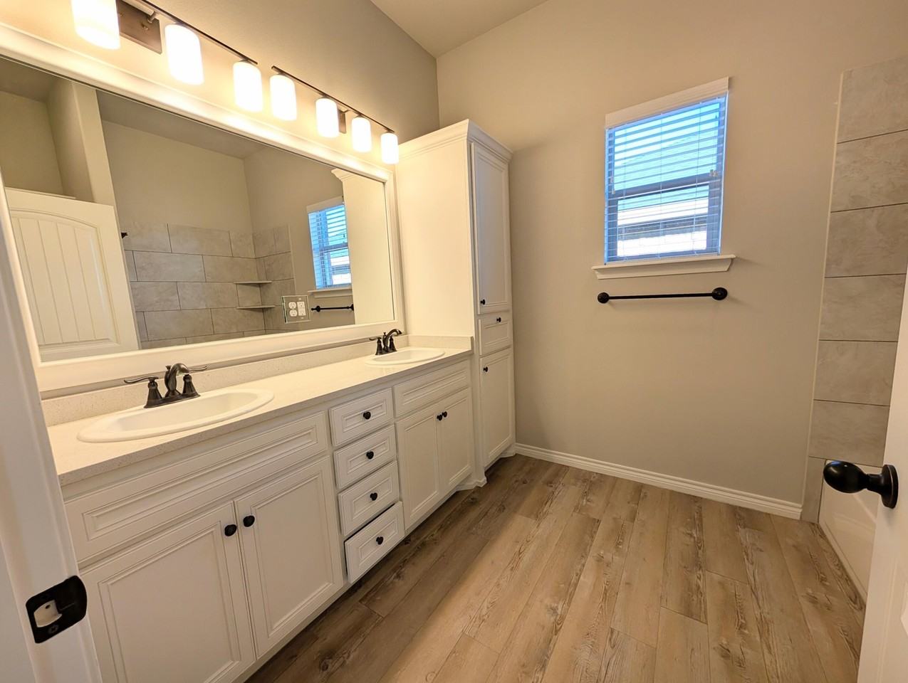 9609 Hyden Ave - Photo 4 of 22