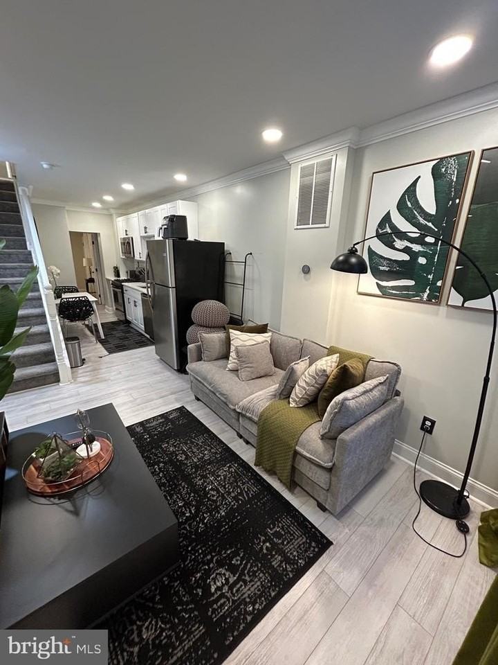 616 S Rose St - Photo 2 of 11