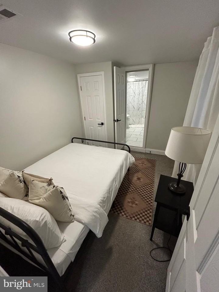 616 S Rose St - Photo 5 of 11