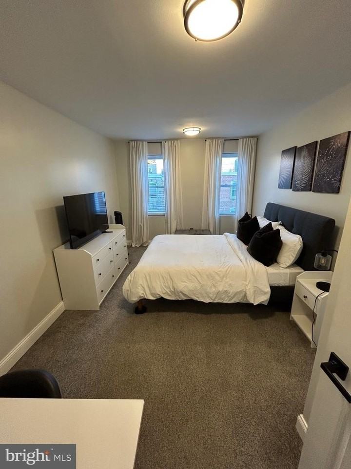 616 S Rose St - Photo 7 of 11