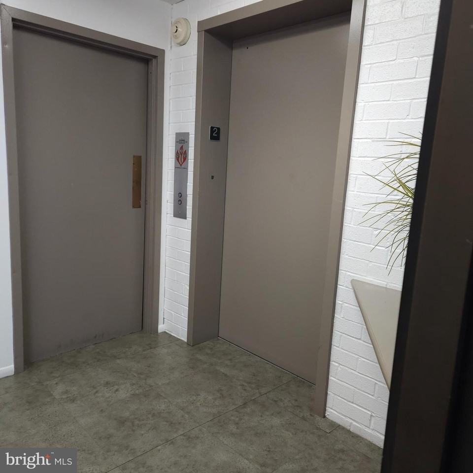 15101 Glade Dr - Photo 2 of 21