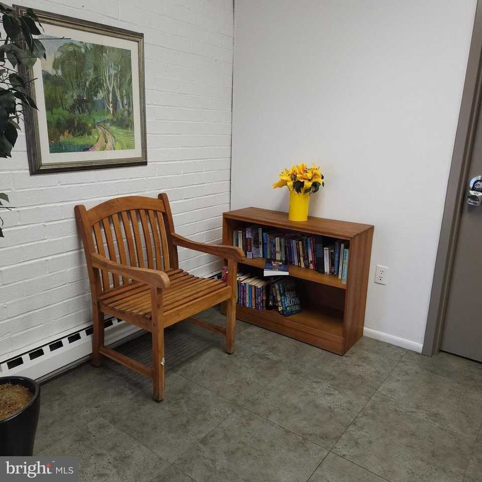 15101 Glade Dr - Photo 3 of 21