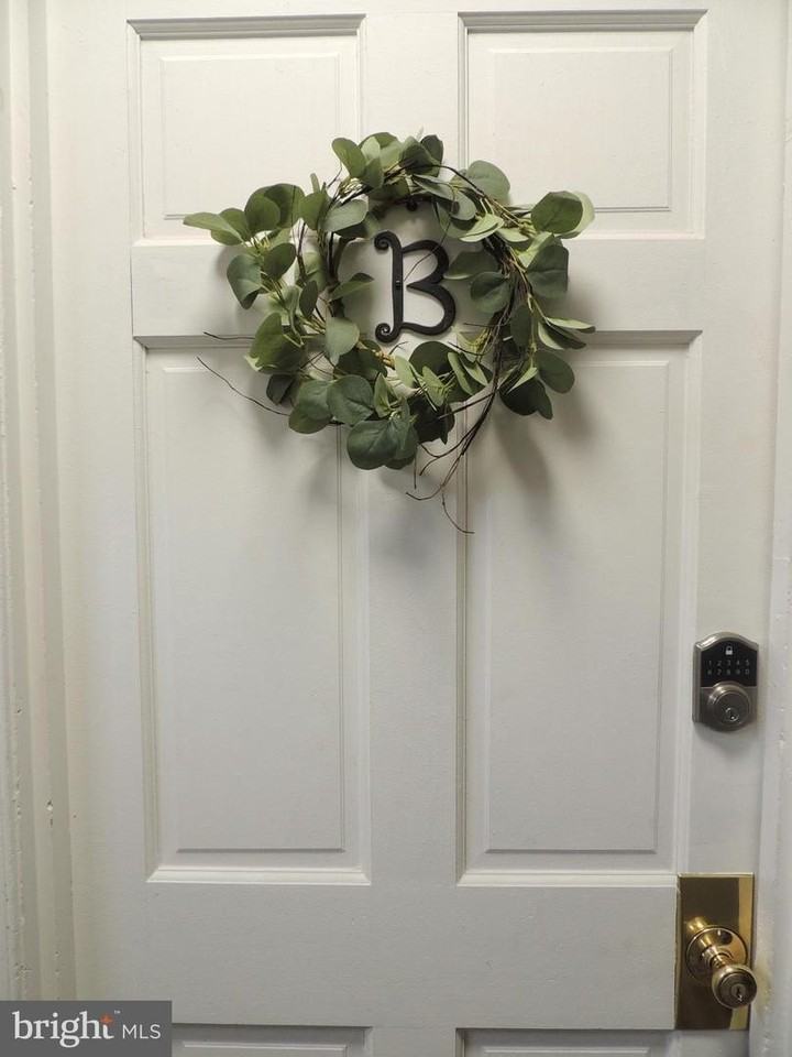 17 S Walnut St - Photo 3 of 26