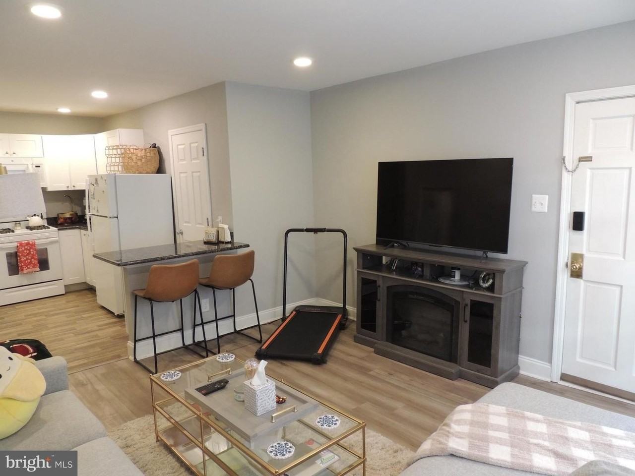 17 S Walnut St - Photo 7 of 26