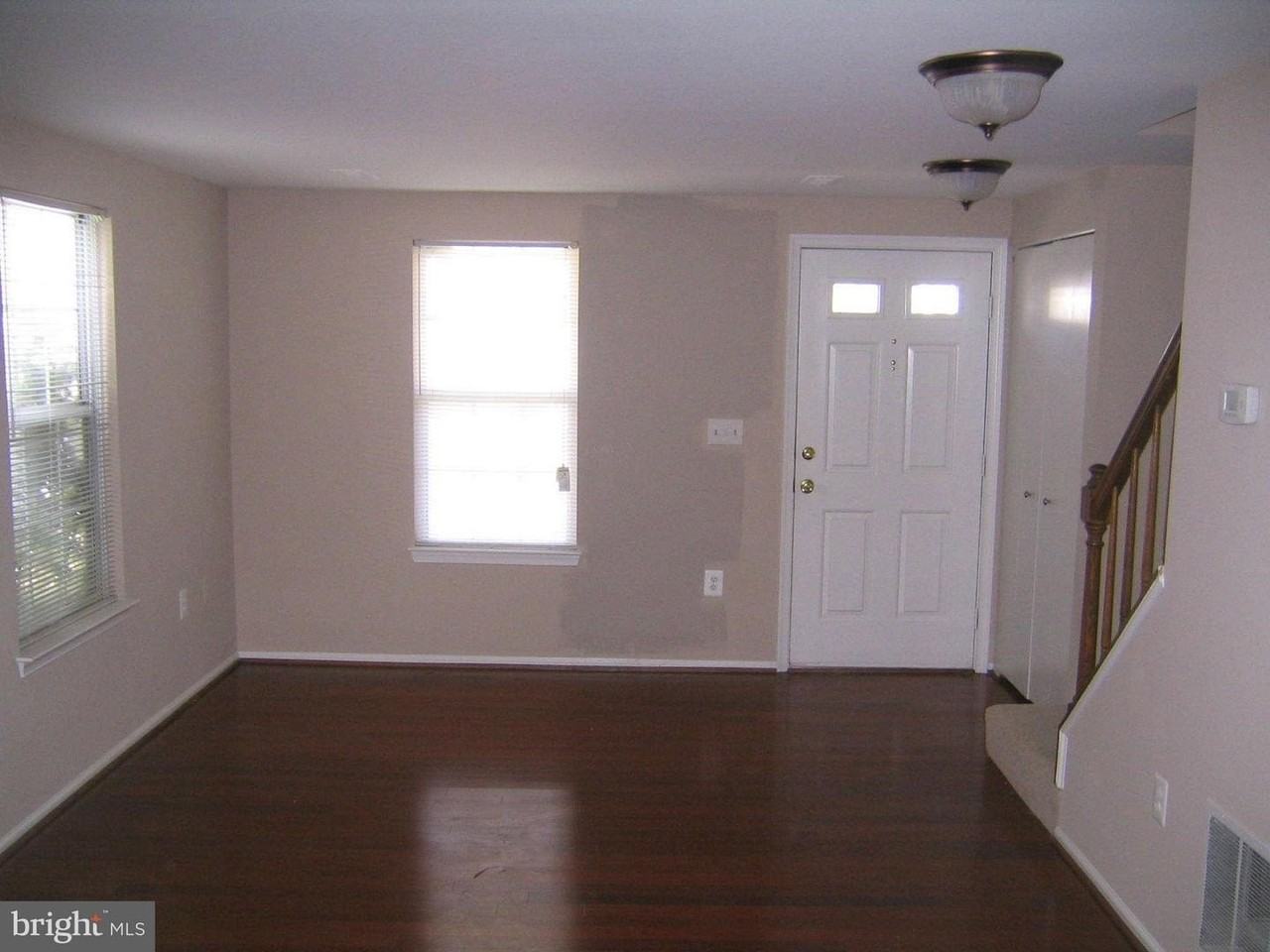 8444 Georgian Ct - Photo 2 of 19