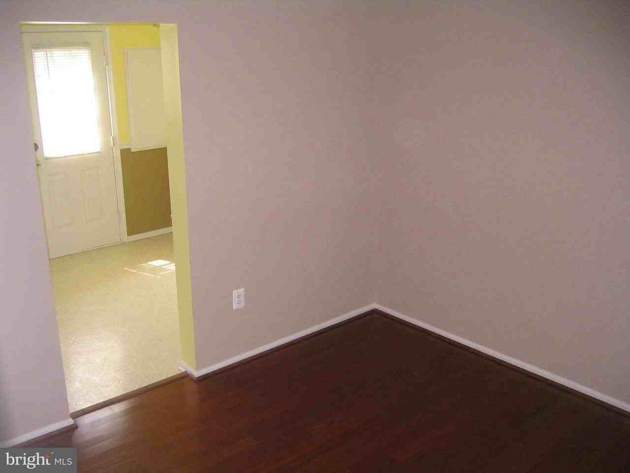 8444 Georgian Ct - Photo 5 of 19