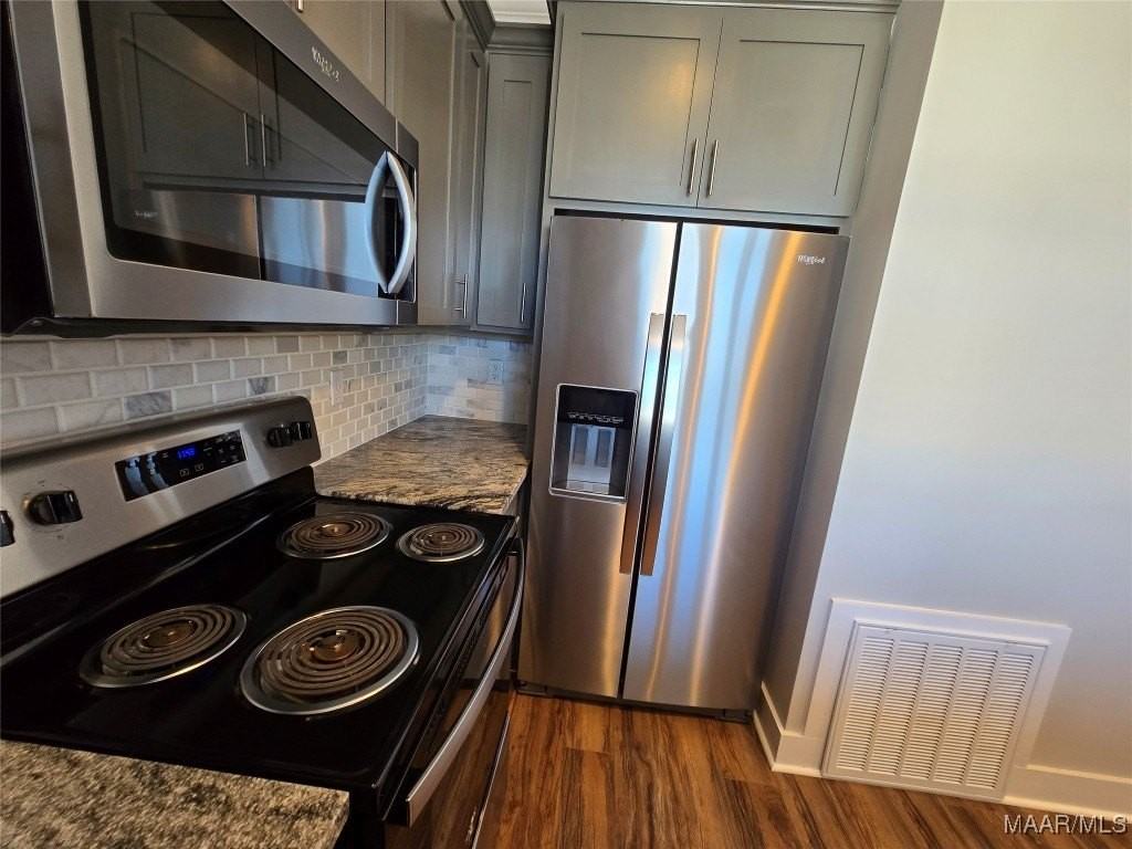 61 Main St - Photo 5 of 25