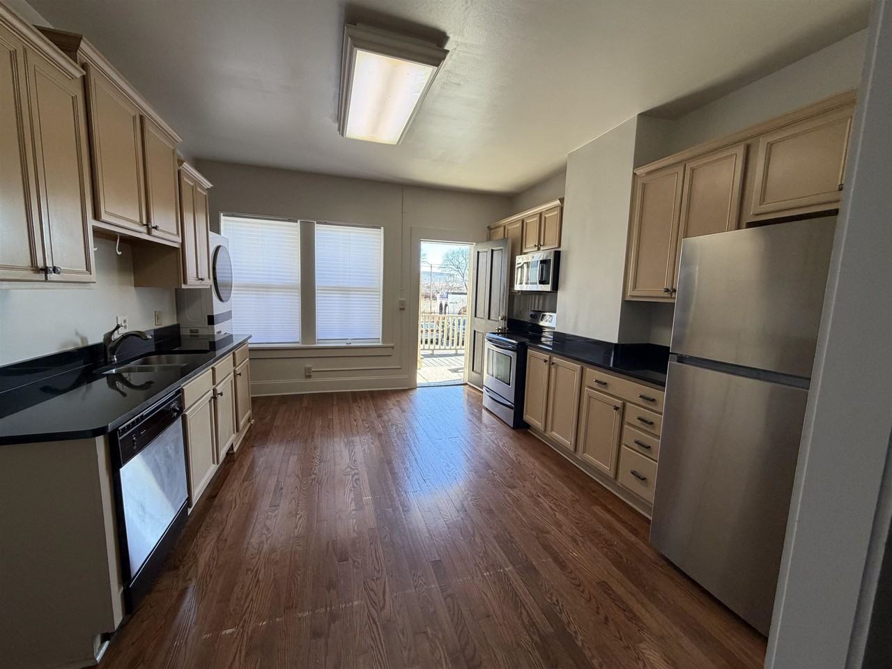 129 Talbot Ave #103 - Photo 2 of 7