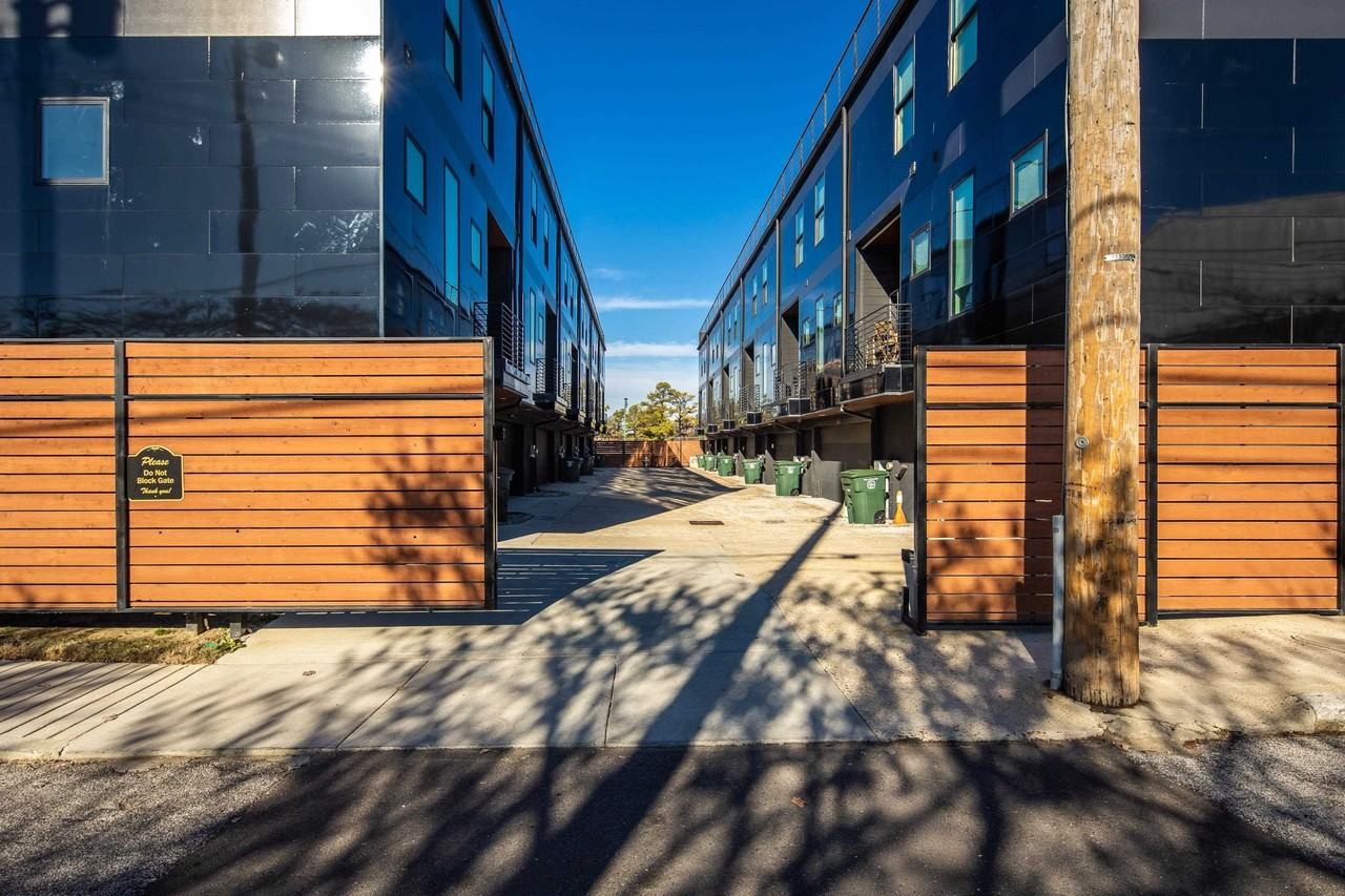 400 E Pontotoc Ave - Photo 2 of 23