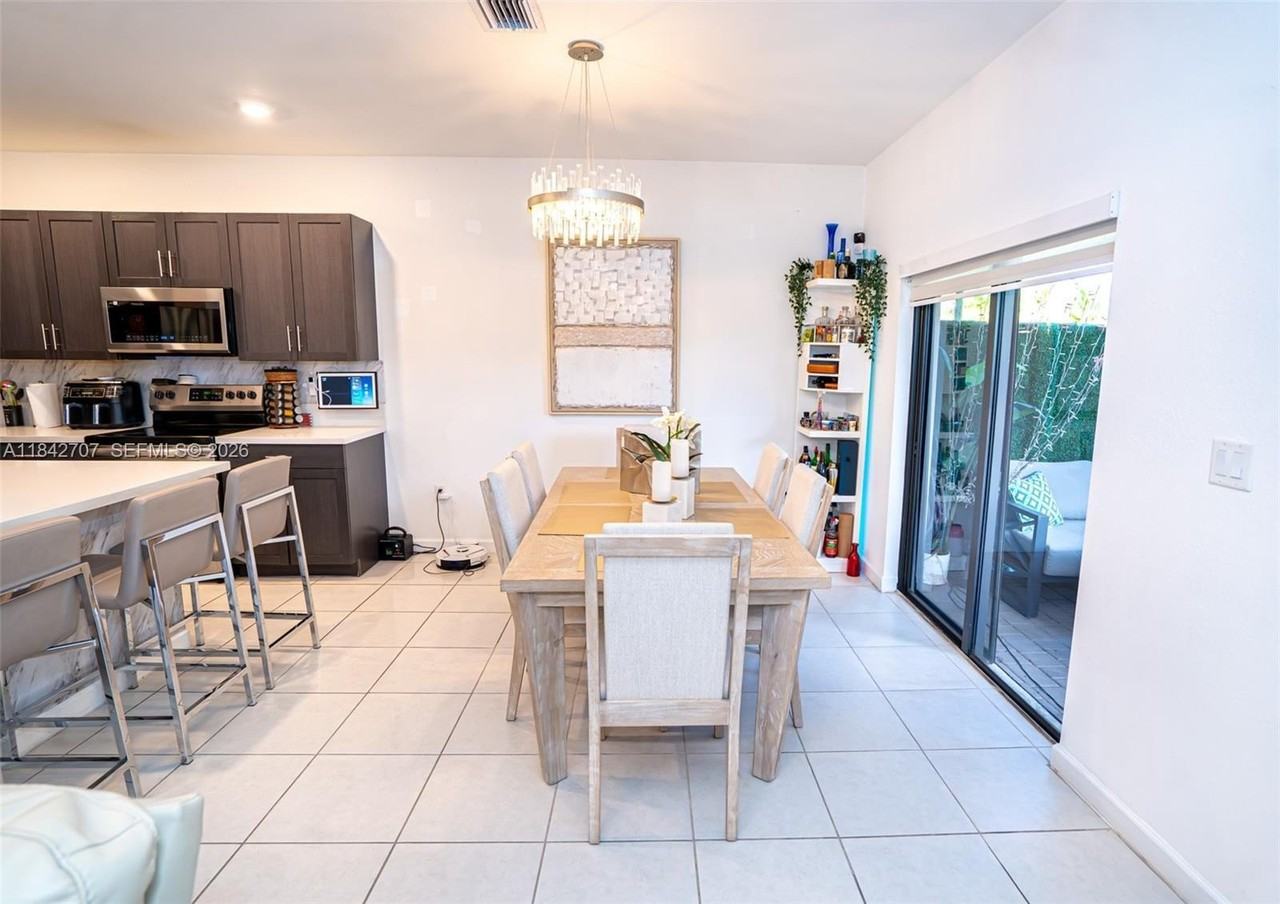 10118 Sw 231st Ln #0 - Photo 5 of 16