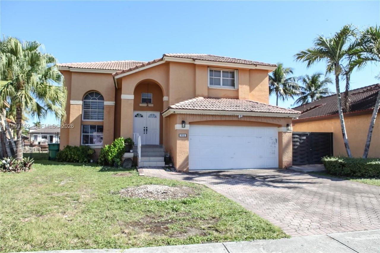 985 Nw 132nd Ct - Photo 3 of 36