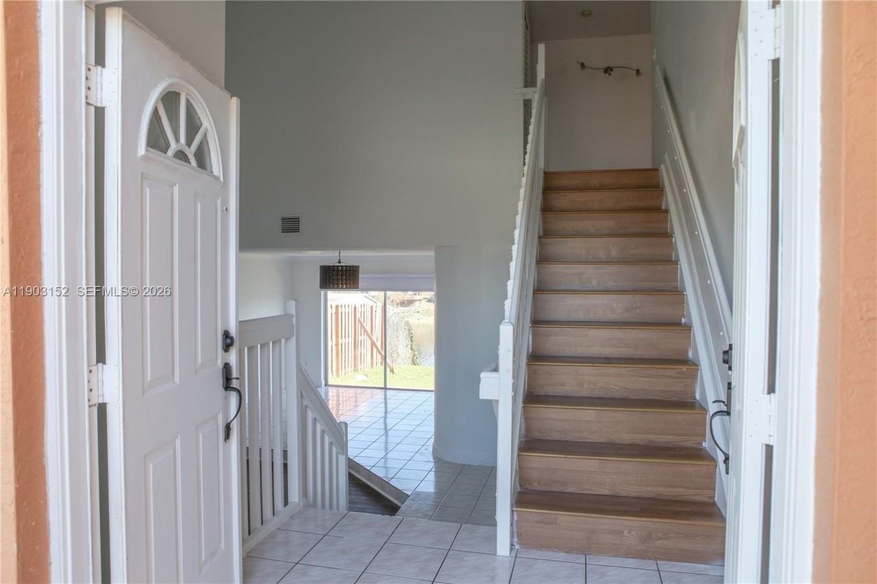 985 Nw 132nd Ct - Photo 4 of 36