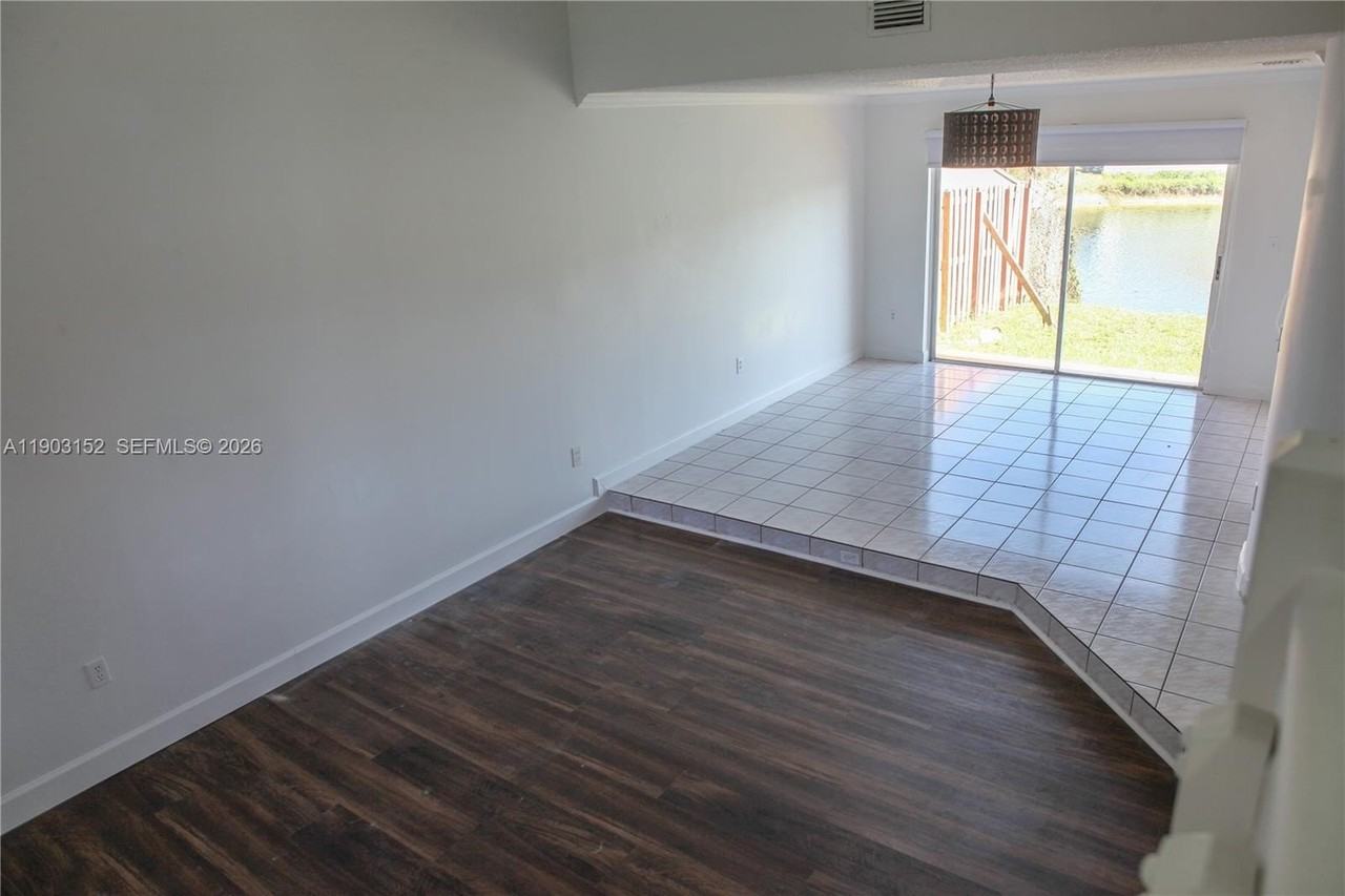 985 Nw 132nd Ct - Photo 7 of 36