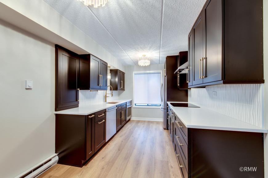 724 N Briar Hill Ln - Photo 3 of 10