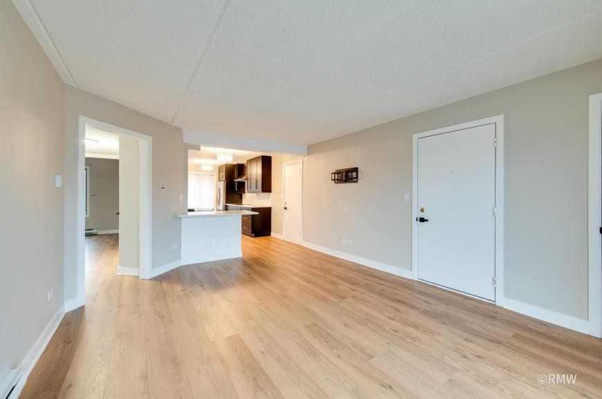 724 N Briar Hill Ln - Photo 7 of 10