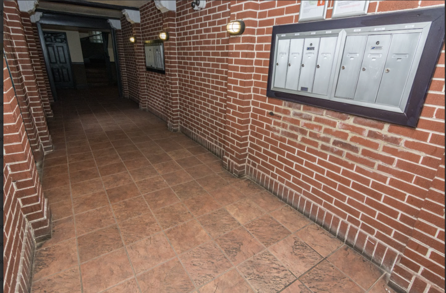 8237 S Ingleside Ave - Photo 6 of 7